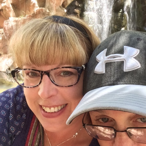 Meet your Posher, Kelli - Picture 2 of 3